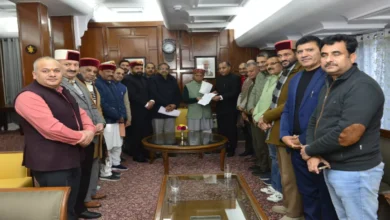 हिमाचल प्रदेश में भाजपा विधायक दल के सदस्यों ने की राज्यपाल से मुलाकात