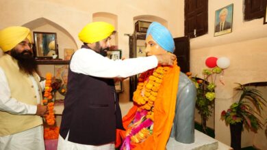 CM Bhagwant Mann ने किए शहीद करतार सिंह सराभा को शहीदी दिवस पर दी श्रद्धांजलि