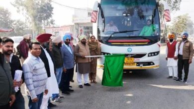 विधायक भुल्लर ने ‘मुख्यमंत्री तीर्थ यात्रा योजना’ के तहत यात्री बस को दिखाई हरी झंडी