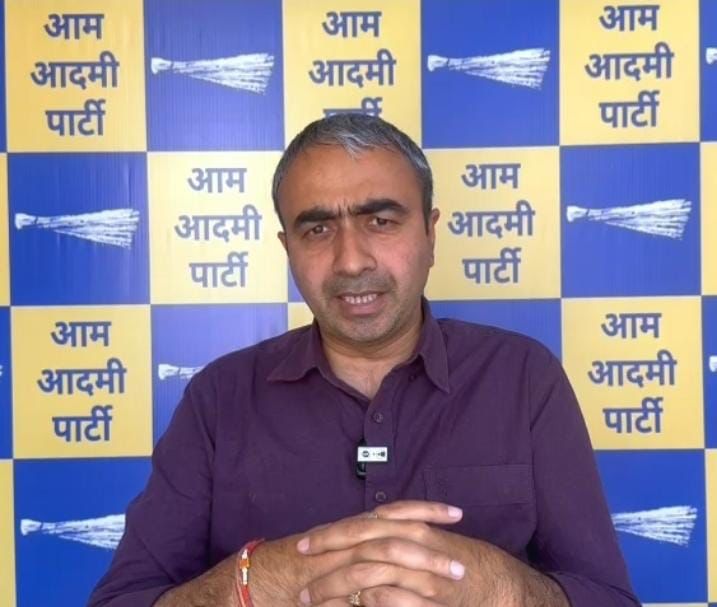 भीषण गर्मी में भी बच्चे स्कूल जाने को मजबूर, कई जिलों में सुचारू रूप से खुले हैं प्राइवेट स्कूल: अनुराग ढांडा